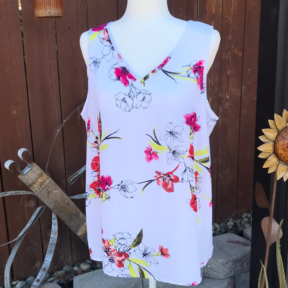 Apt 9 Sleeveless Floral Blouse